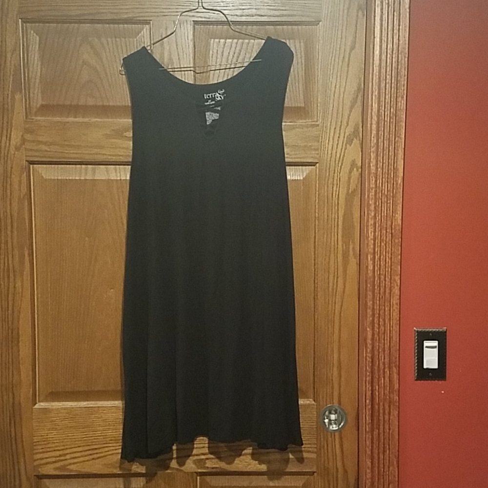 Dress - Picture 1 of 1